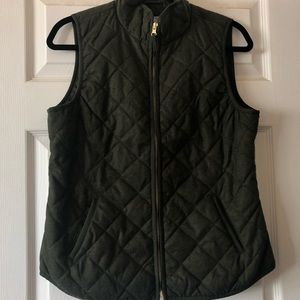 Old Navy // army green vest (S)